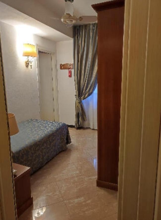 Single Room,1642315631:JPEG