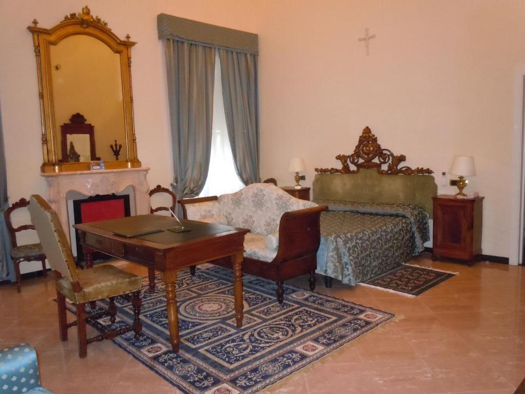 Suite,190166416:JPEG